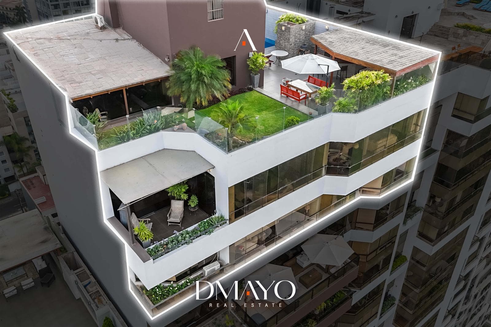 PENTHOUSE TRIPLEX con PISCINA vista al GOLF — foto 1