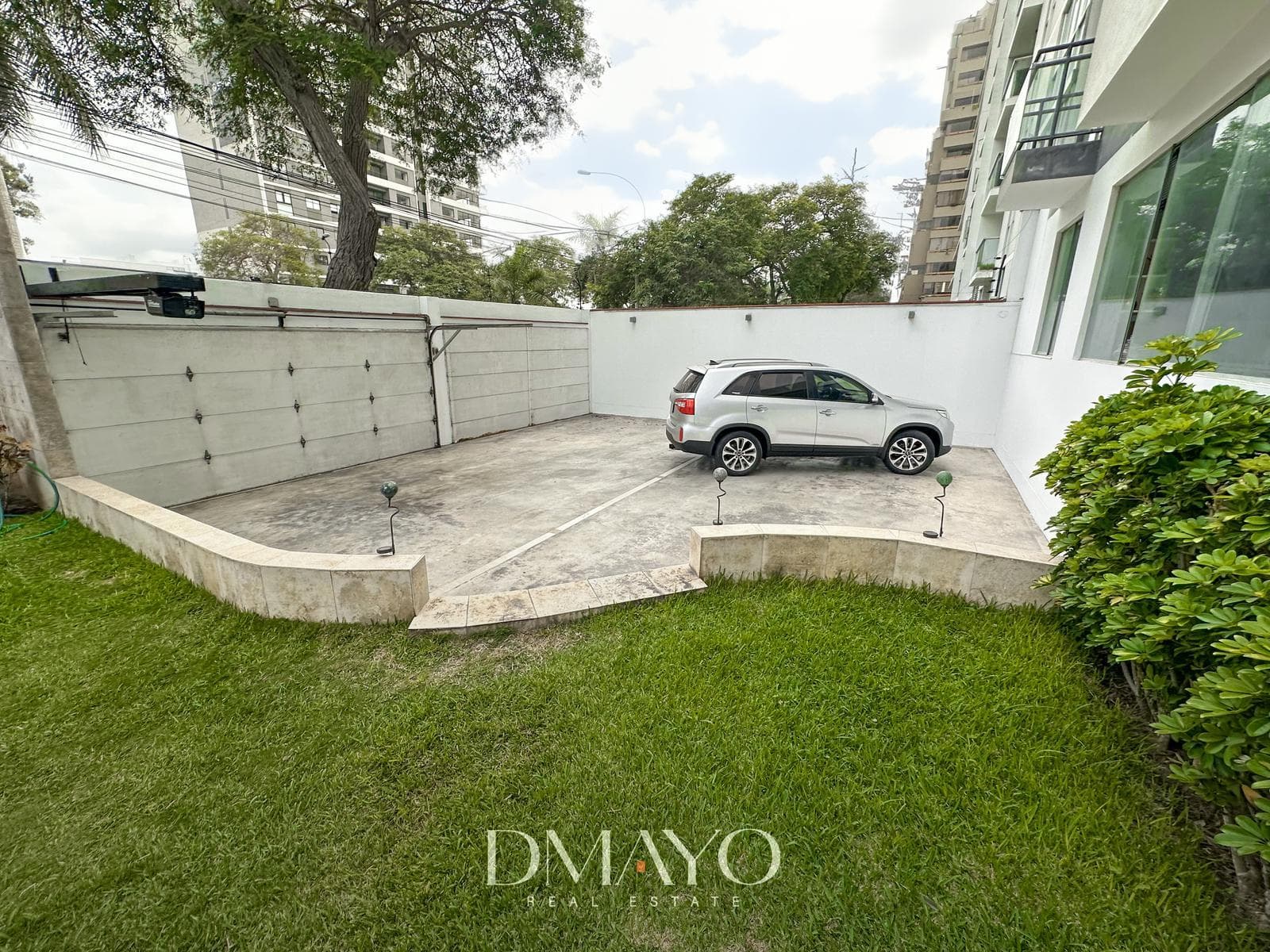 VENTA DE EXCLUSIVO DEPARTAMENTO EN PRIMER PISO CON JARDIN Y  PISCINA URB. ORRANTIA - SAN ISIDRO — foto 11