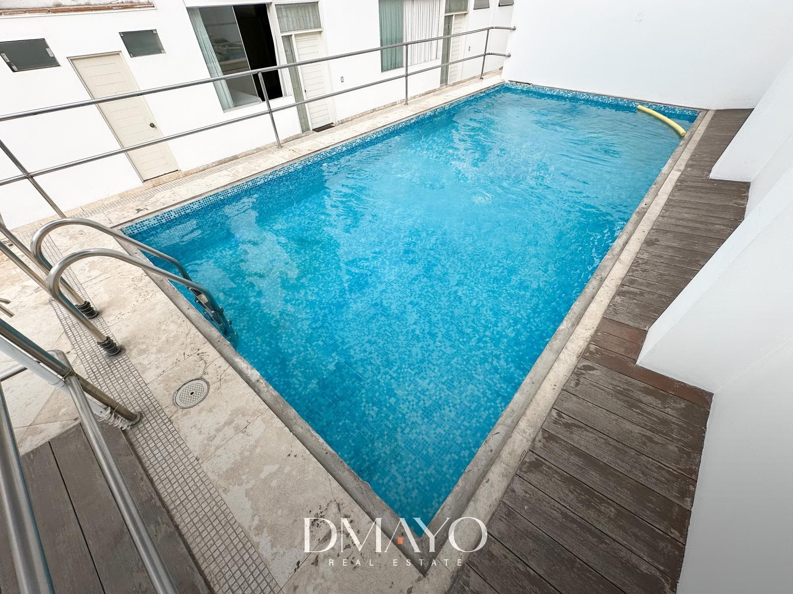 VENTA DE EXCLUSIVO DEPARTAMENTO EN PRIMER PISO CON JARDIN Y  PISCINA URB. ORRANTIA - SAN ISIDRO — foto 19