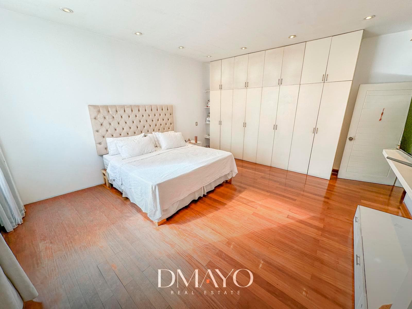 VENTA DE EXCLUSIVO DEPARTAMENTO EN PRIMER PISO CON JARDIN Y  PISCINA URB. ORRANTIA - SAN ISIDRO — foto 27