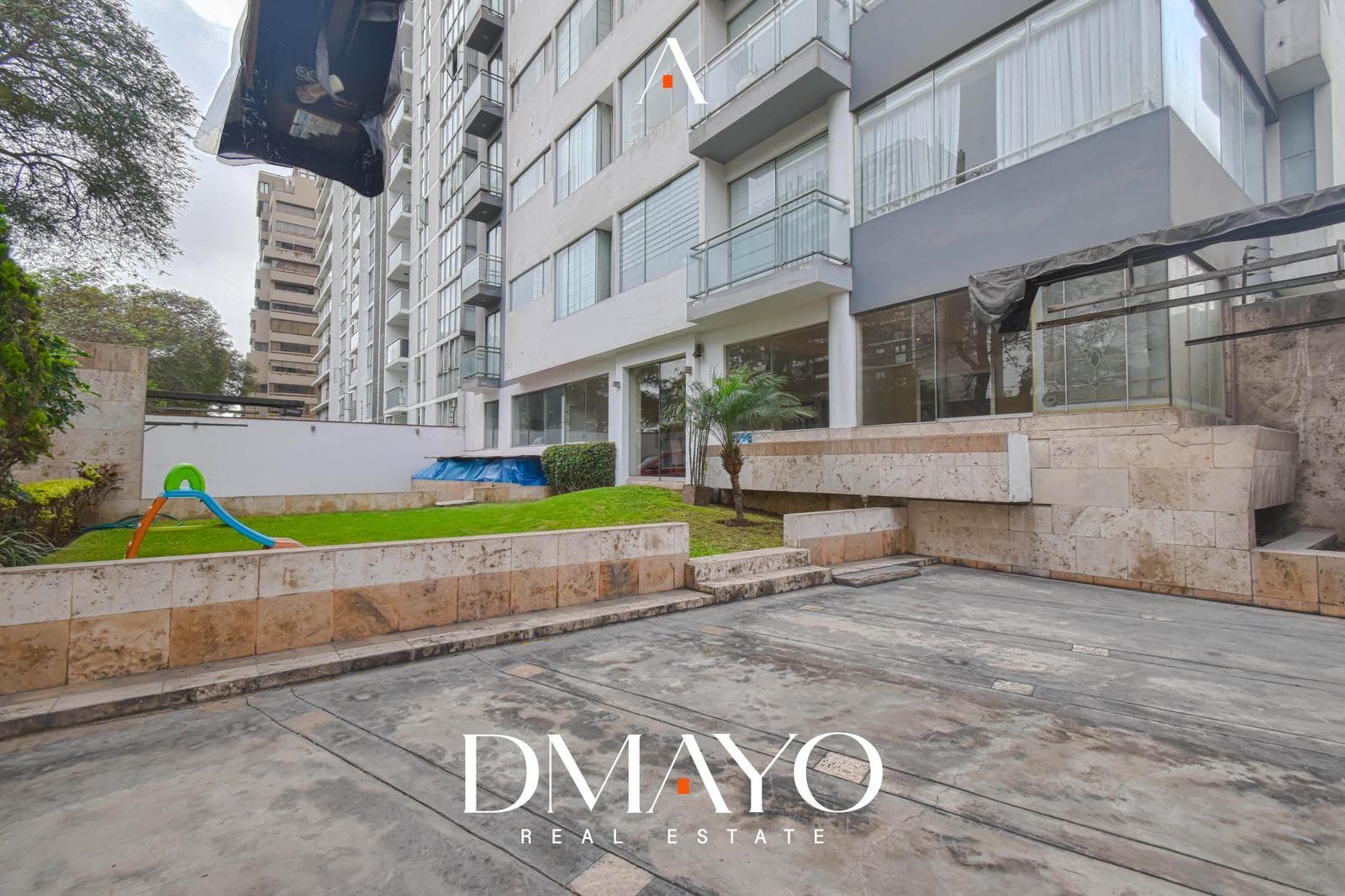 VENTA DE EXCLUSIVO DEPARTAMENTO EN PRIMER PISO CON JARDIN Y  PISCINA URB. ORRANTIA - SAN ISIDRO — foto 34