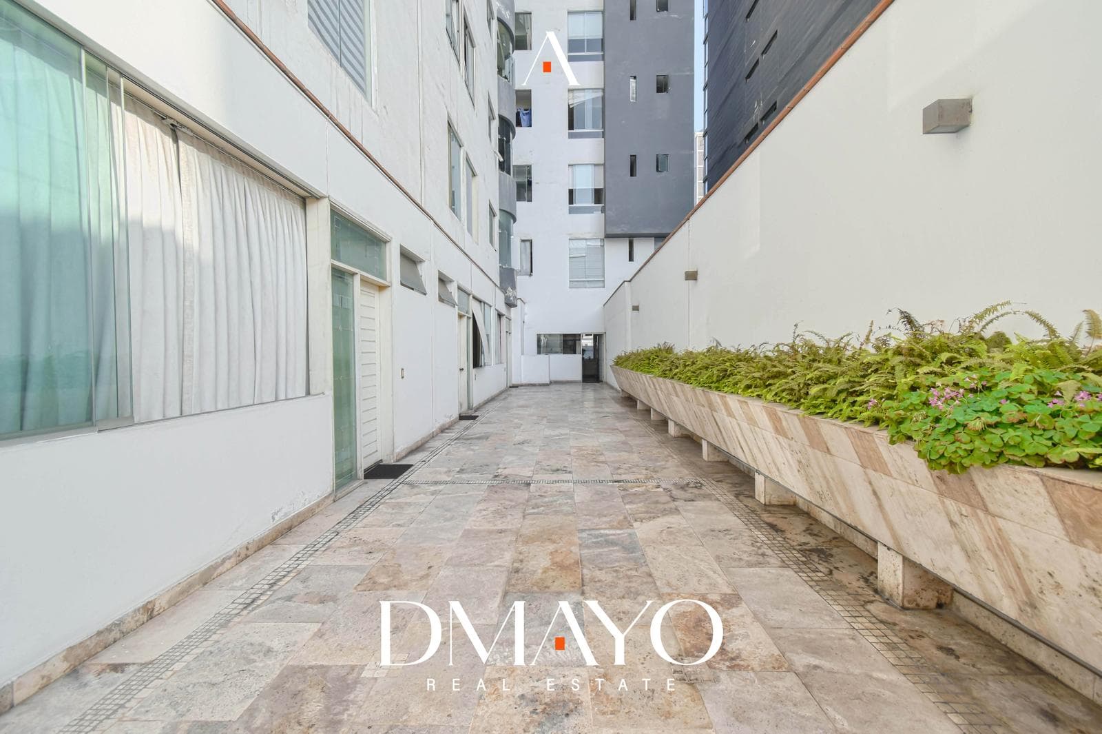 VENTA DE EXCLUSIVO DEPARTAMENTO EN PRIMER PISO CON JARDIN Y  PISCINA URB. ORRANTIA - SAN ISIDRO — foto 35
