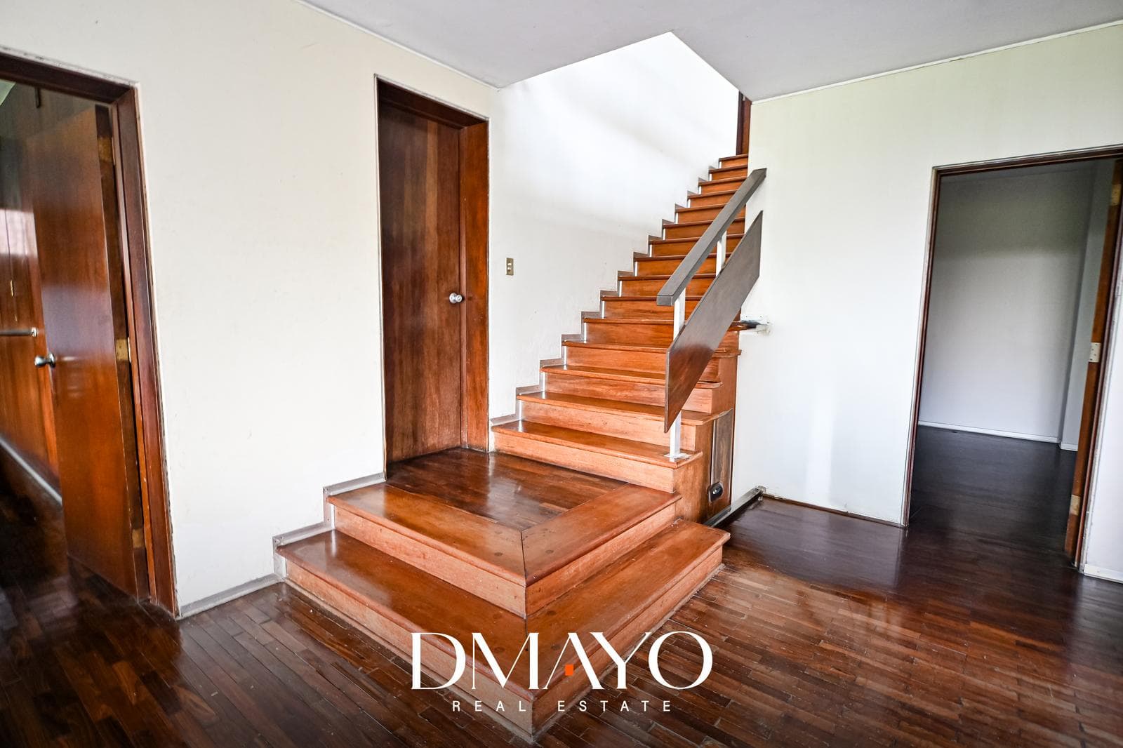 OPORTUNIDAD CASA EN VENTA CON ALTO POTENCIAL 4 DORM PISCINA 3 COCHERAS 1145m² GRAN JARDIN — foto 27