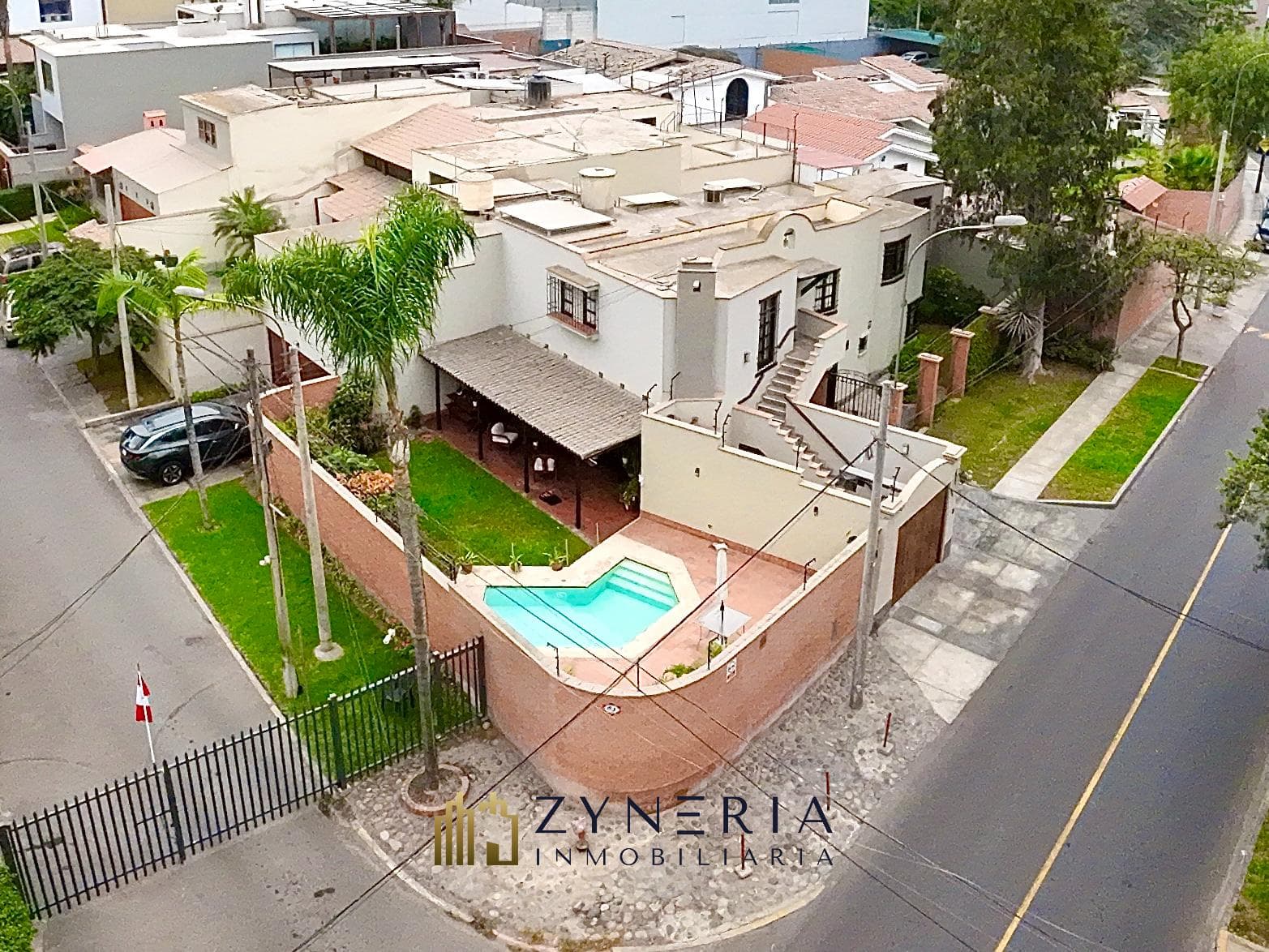 Casa como Terreno en esquina en Surco | Negociable | 460 m² | 3 pisos | Proyecto Inmobiliario — foto 1
