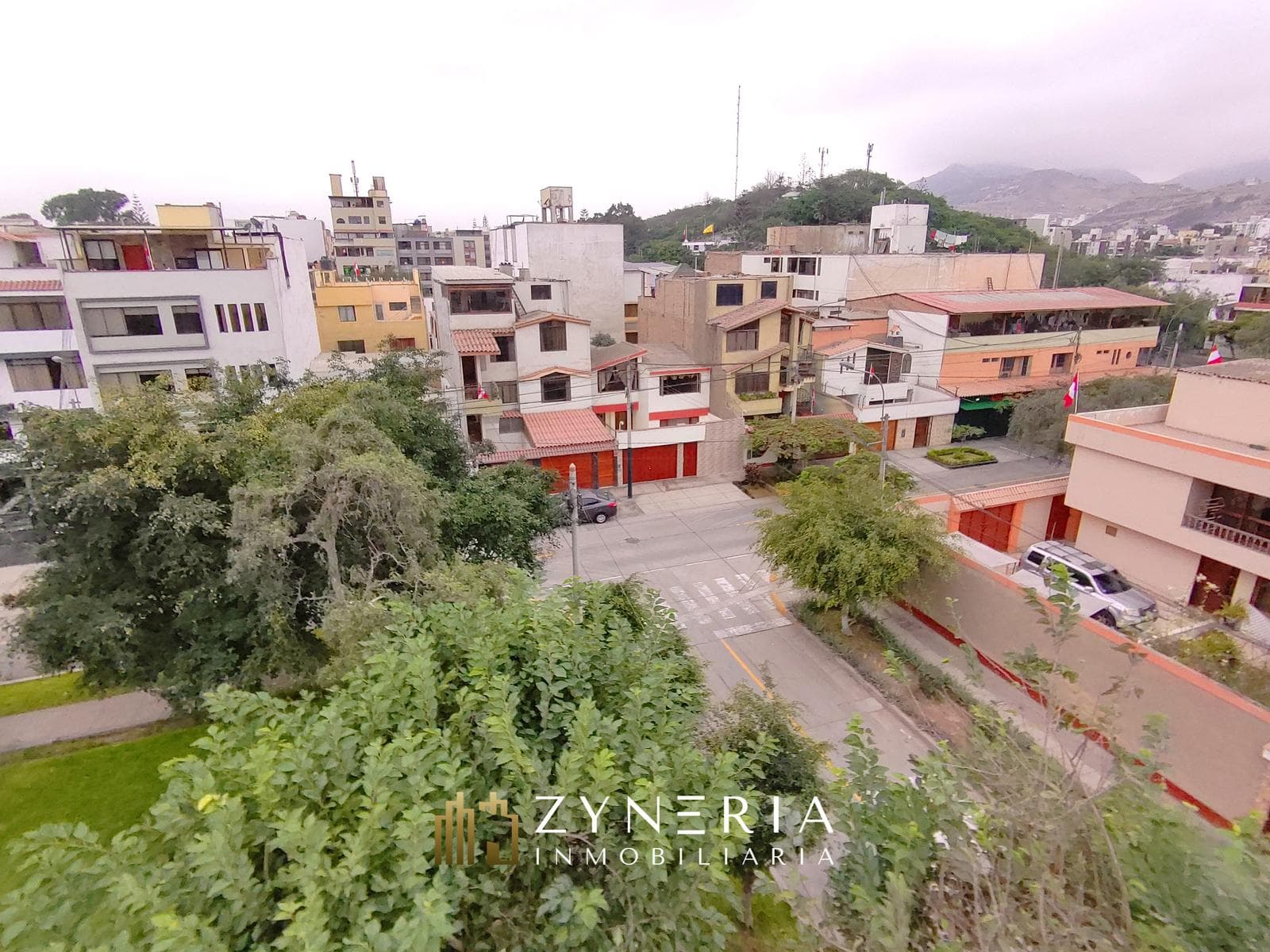 Venta de Casa frente a Parque cerca a Loma Amarilla | Surco — foto 1