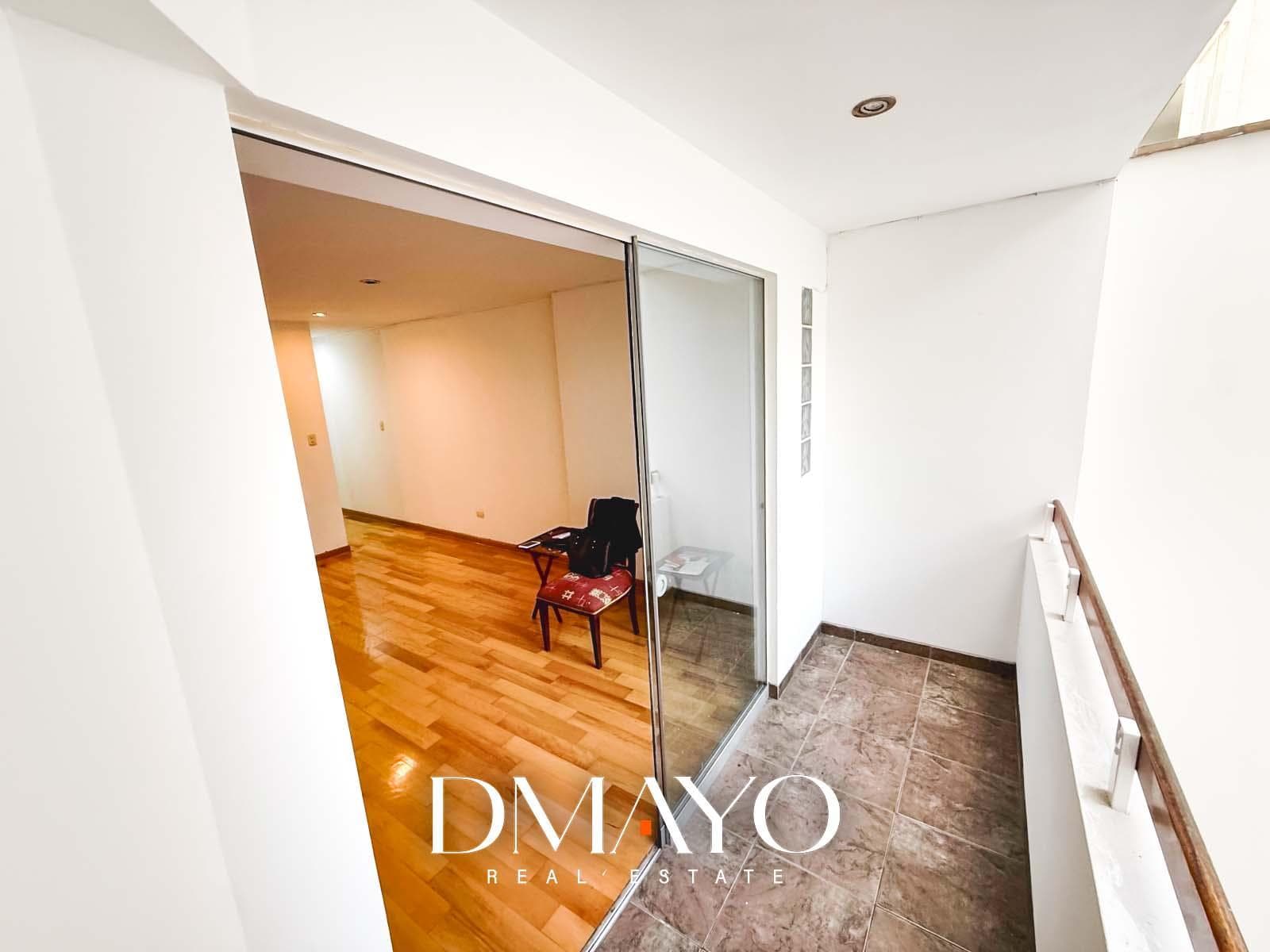 Venta dpto 3 o 4 dormitorios con 119m2 y cochera techada. Piscina y parrilla en Area Común