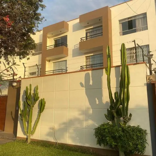 Vendo departamento tres dormitorios servicio completo una cochera Monterrico — foto 5