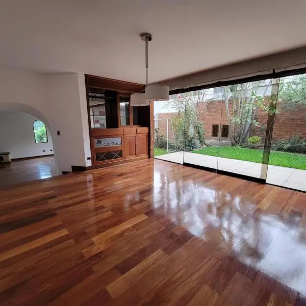 EXCELENTE CASA EN LA MOLINA VIEJA   M DE TERRENO — foto 5