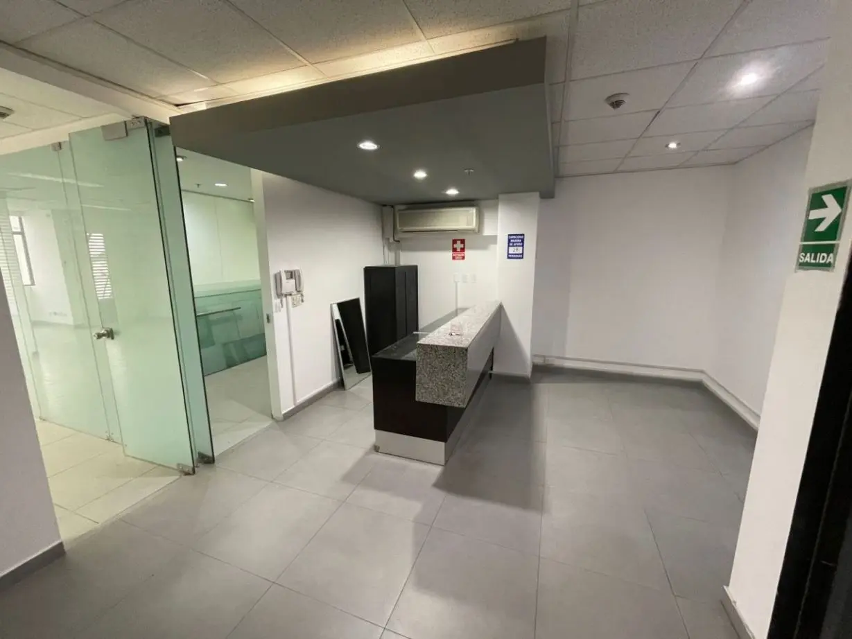 "El Trigal" - Lidera El Éxito en Esta Amplia Oficina con 2 Cocheras y Depósito — foto 17