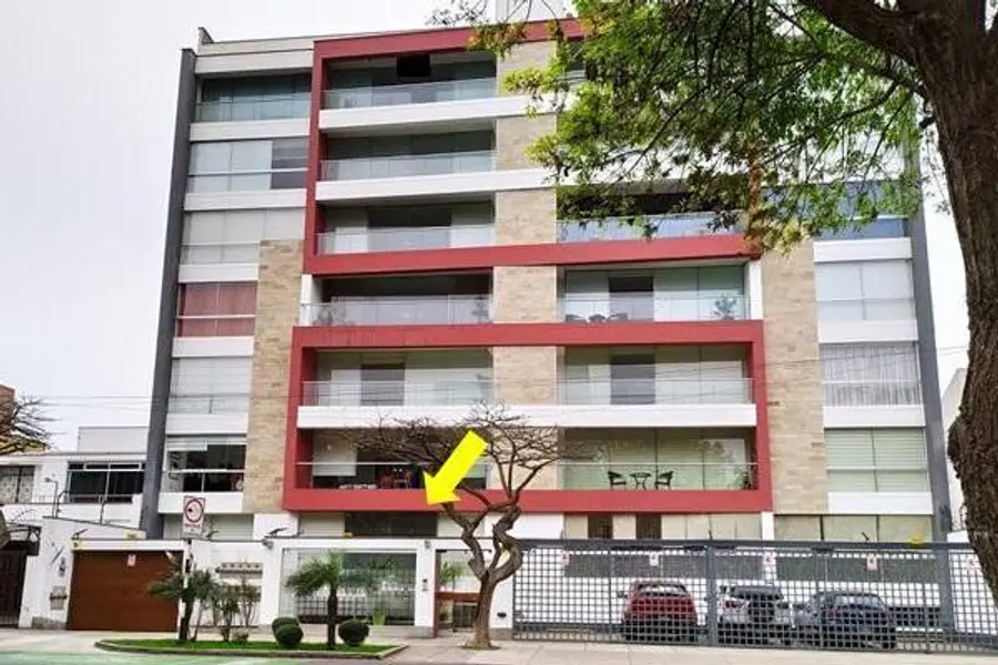 Vendo Exclusivo Departamento er piso frente a Parque — foto 6