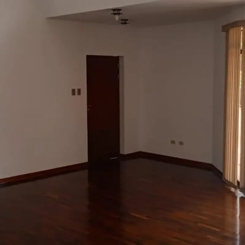 Miraflores Roca y Boloa vendemos espacioso duplex — foto 6