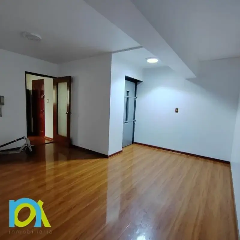 VENTA DEPARTAMENTO EN DO PISO CON TERRAZAMIRAFLORES — foto 6