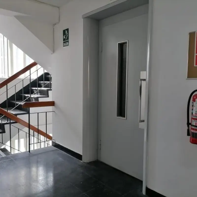 VENDO OFICINA EN EL CORAZON DE MIRAFLORES — foto 6