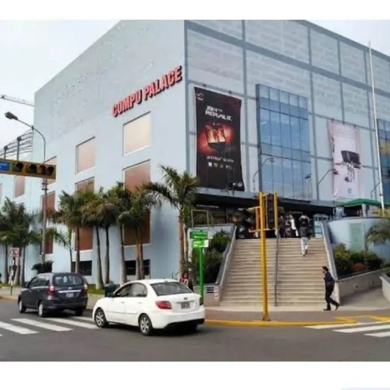 Remato Local Comercial en Compu Palace — foto 18