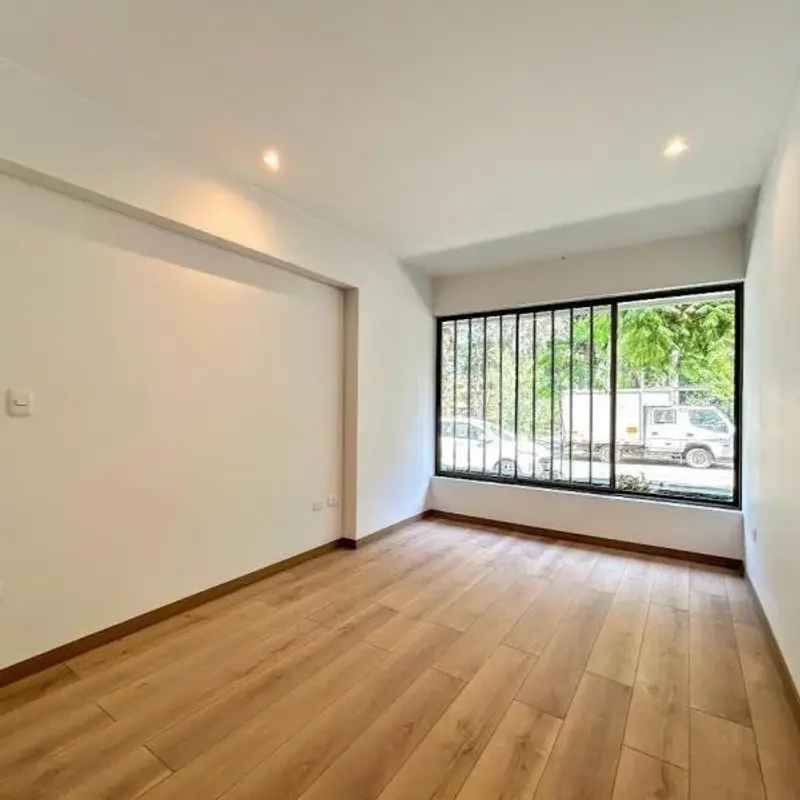 Vendo Comodo Flat de Estreno en Primer Piso con Vista a Parque — foto 9