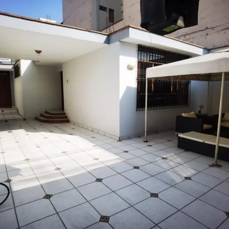 Oportunidad nica Hermosa Casa en Avenida Velasco Astete — foto 6