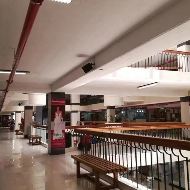 OPORTUNIDAD: EN VENTA  TIENDA EN EL CENTRO COMERCIAL DE CHACARILLA!! — foto 18