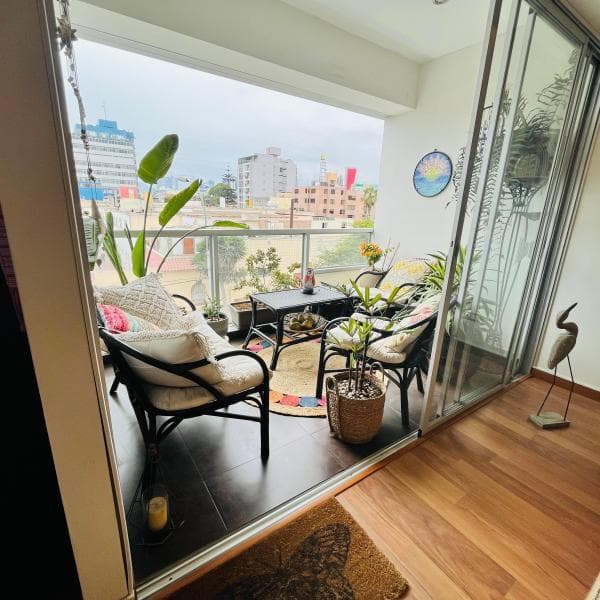 AMPLIO DEPARTAMENTO MIRAFLORES LIMITE CON SAN ISIDRO