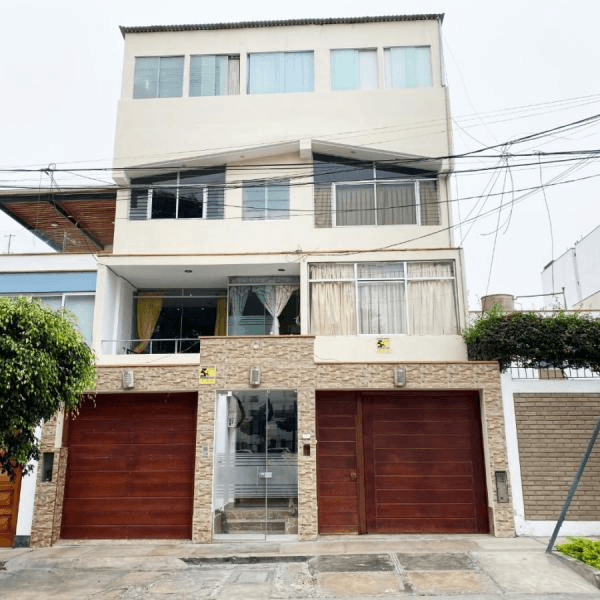 DUPLEX TIPO CASA DE m FRENTE AL PARQUE BRASIL VISTA ALEGRE SURCO