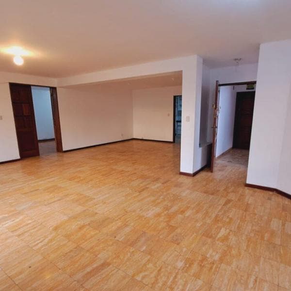 Venta de Departamento de m cerca a Embajada de EEUU Surco