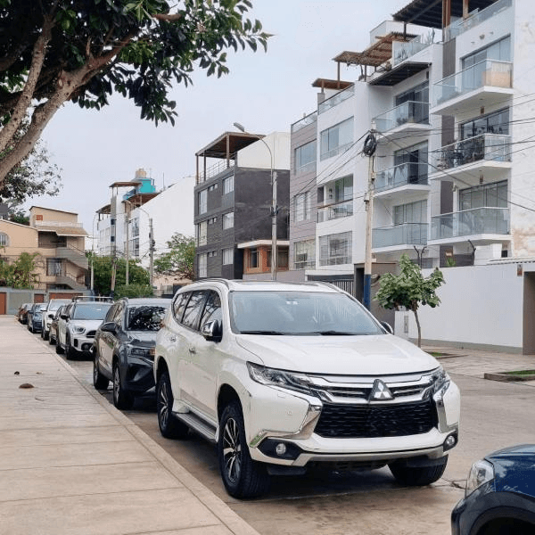 VENTA DEPARTAMENTO EN SURCO FRENTE A PARQUE HABITACIONES