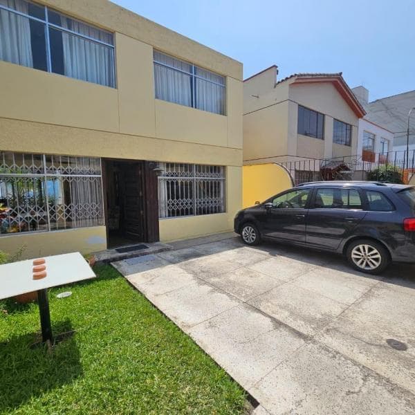 VENTA CASA POR REMODELAR LAS GARDENIAS SURCO