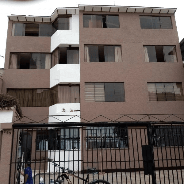 REMATO precio ocasin departamento m a cuadra del puente Benavides Surco