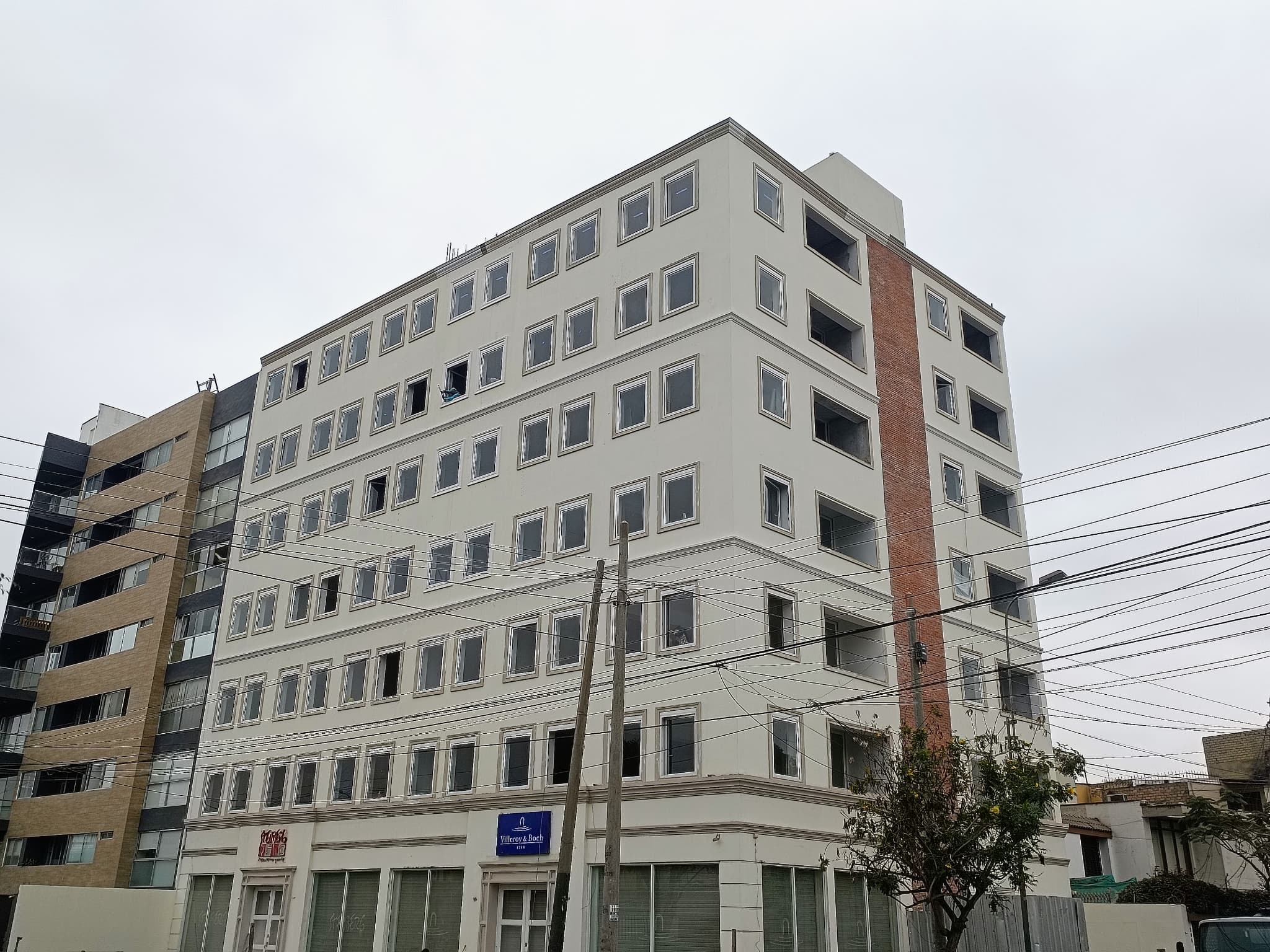 DEPARTAMENTOS DE ESTRENO EN AVENIDA LA ENCADA - SURCO