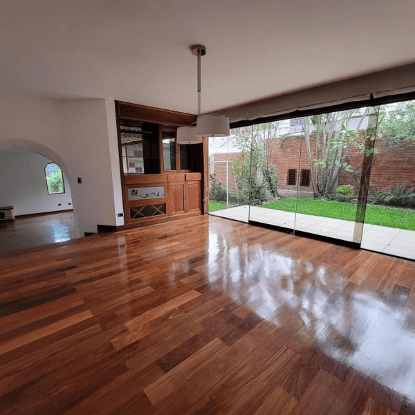 EXCELENTE CASA EN LA MOLINA VIEJA M DE TERRENO