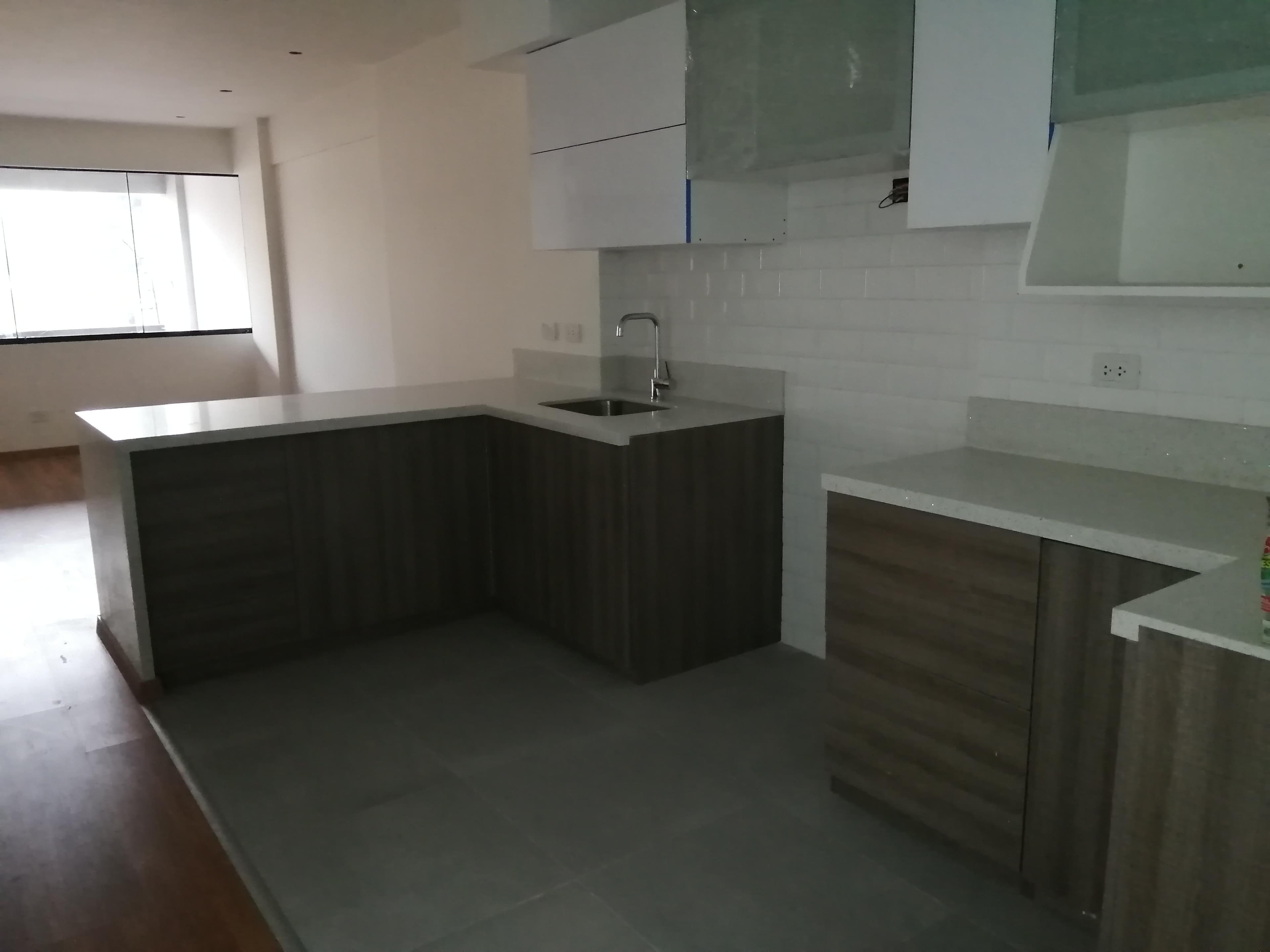 Venta departamento de estreno en Surco 2 dormitorios 2 cocheras área servicio completa
