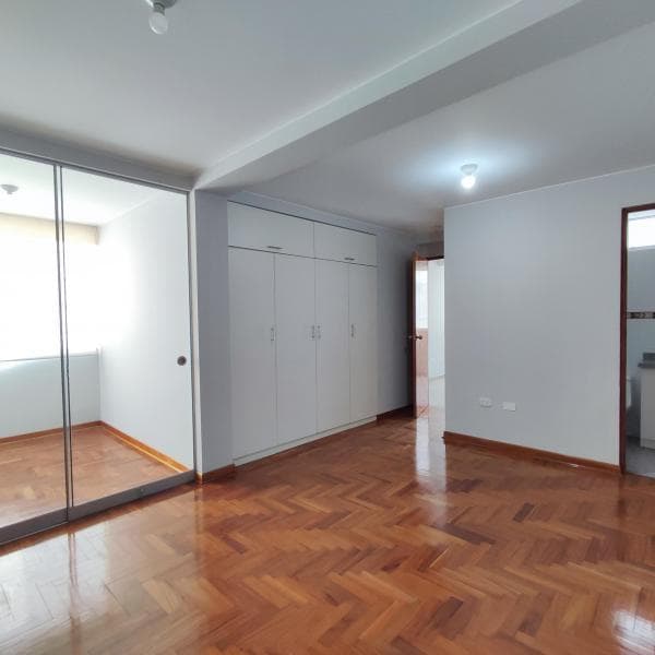 VENTA DE DEPARTAMENTO EN SURCO DE ESTRENO