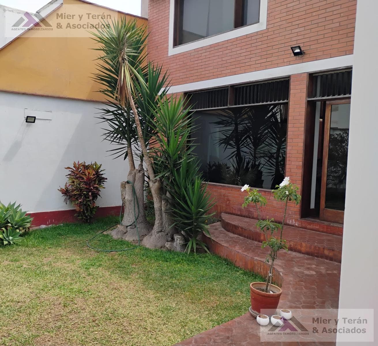 VENTA CASA EN SAN ISIDRO (609-1035-1)